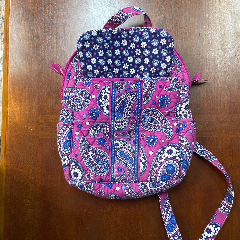 Vera Brqadley smaller pink paisely backpack
